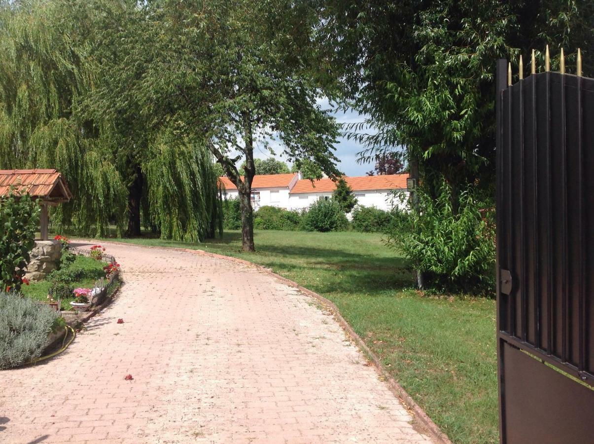 Bienvenue Chez Zina Hotel Vesoul Eksteriør billede
